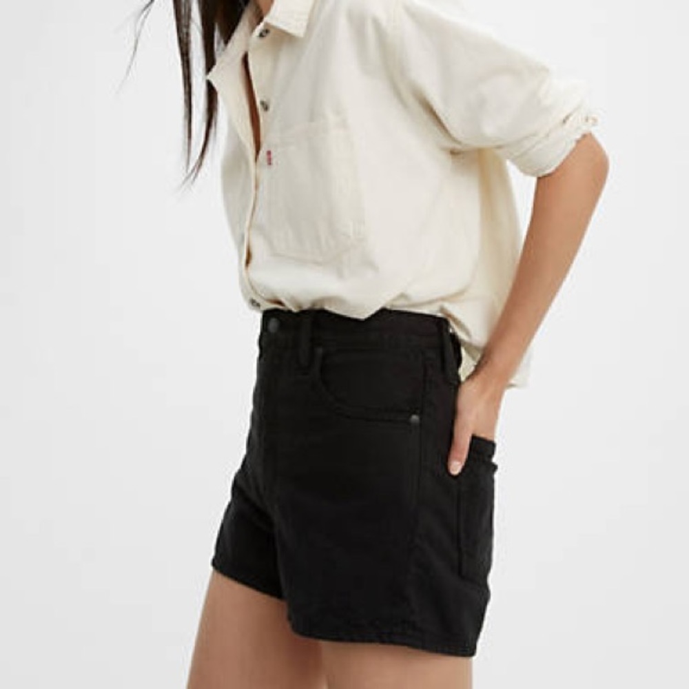 Levi’s x Wellthread Ribcage Shorts - Picture 2 of 12